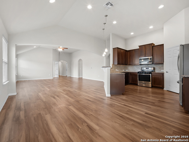 Listing photo id 8 for 10333 Laurie Ln