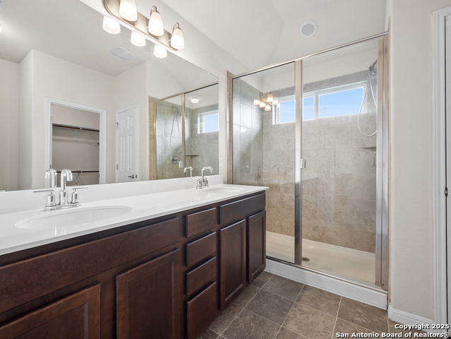 Listing photo id 21 for 10333 Laurie Ln