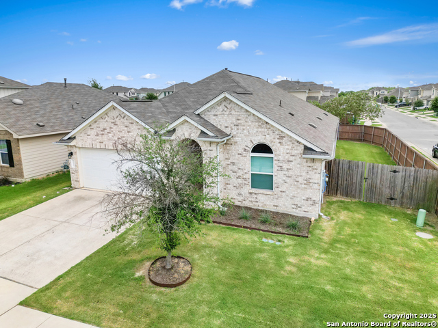Listing photo id 1 for 10333 Laurie Ln