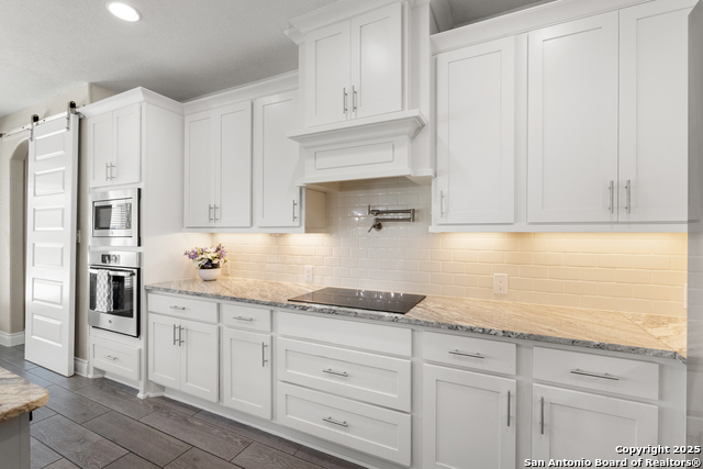 Image 11 of 38 For 7986 Valley Crest