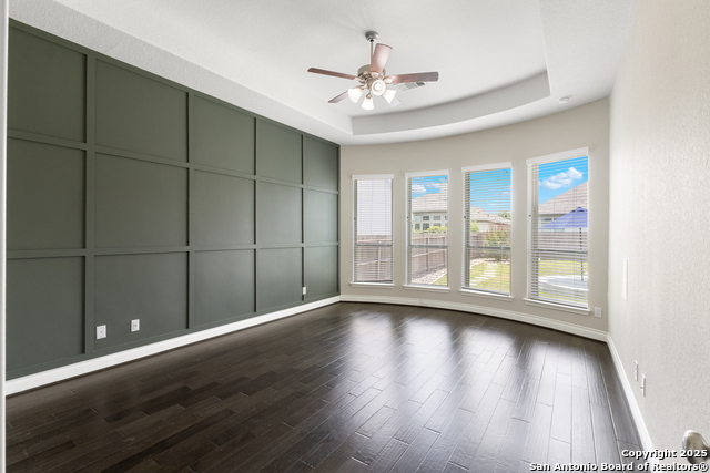 Image 15 of 38 For 7986 Valley Crest