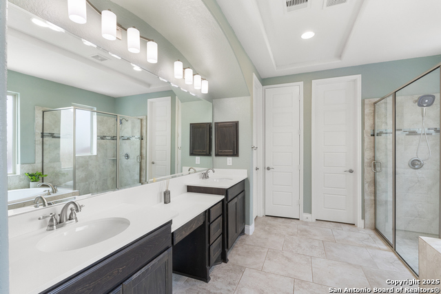 Image 16 of 38 For 7986 Valley Crest