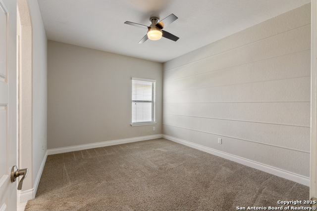 Image 19 of 38 For 7986 Valley Crest