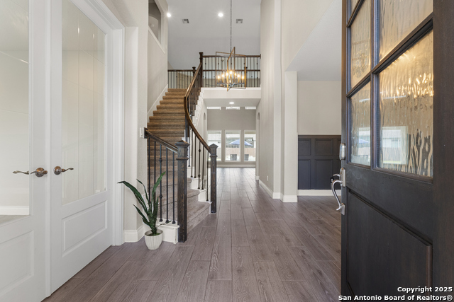 Image 5 of 38 For 7986 Valley Crest