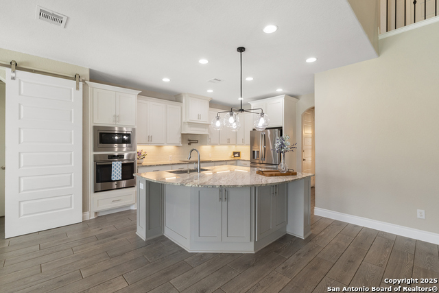 Image 9 of 38 For 7986 Valley Crest