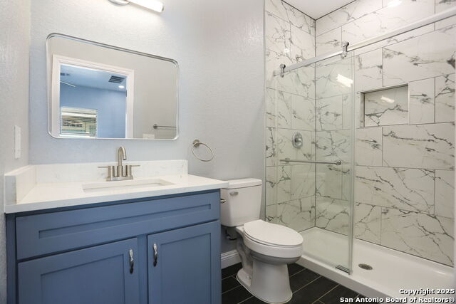 Listing photo id 11 for 210 Huff Ave E