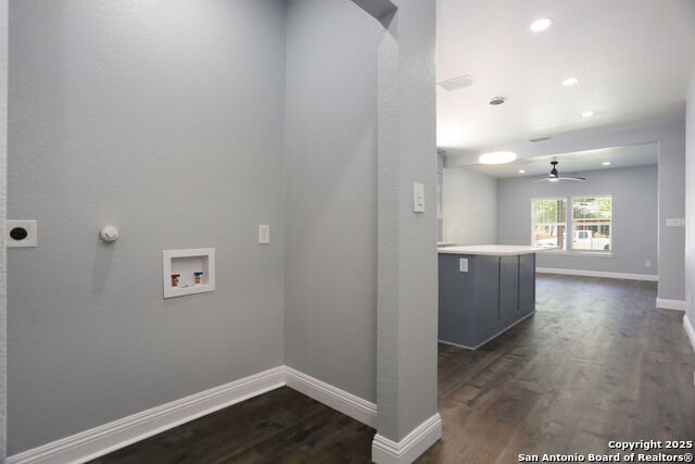 Listing photo id 17 for 210 Huff Ave E