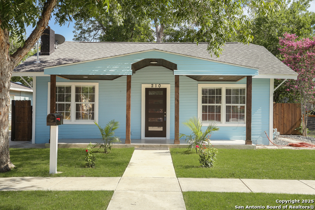 Listing photo id 0 for 210 Huff Ave E