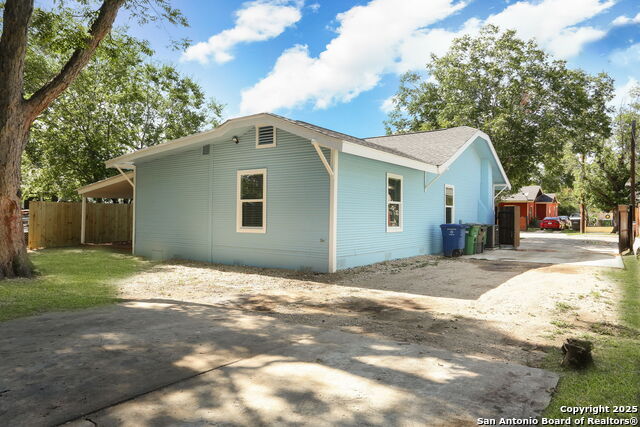 Listing photo id 19 for 210 Huff Ave E
