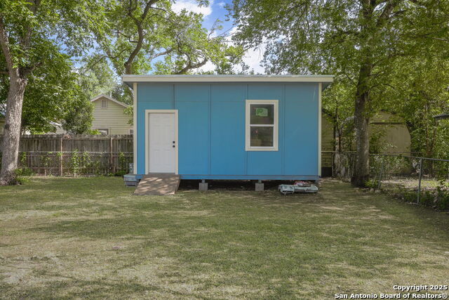 Listing photo id 23 for 210 Huff Ave E