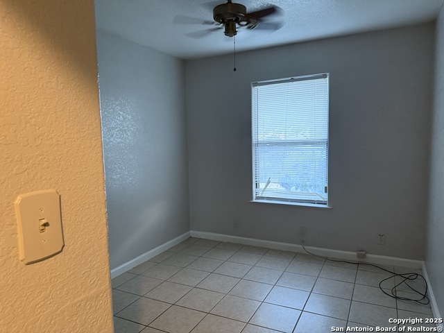 Image 12 of 27 For 2415 Wescott Ave