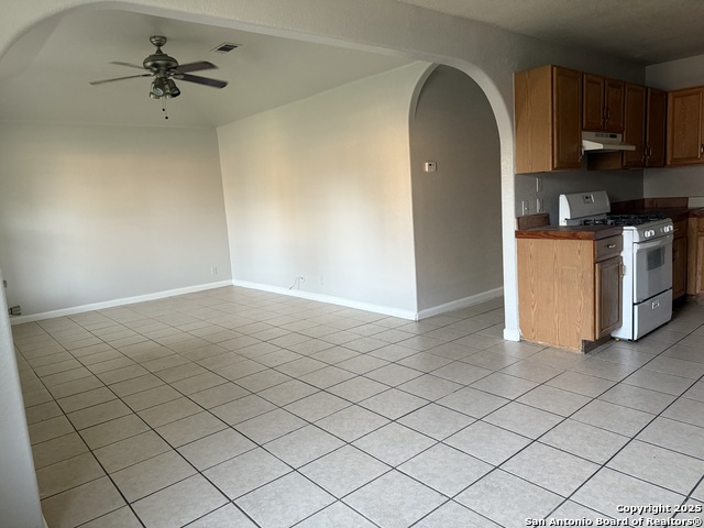 Image 4 of 27 For 2415 Wescott Ave