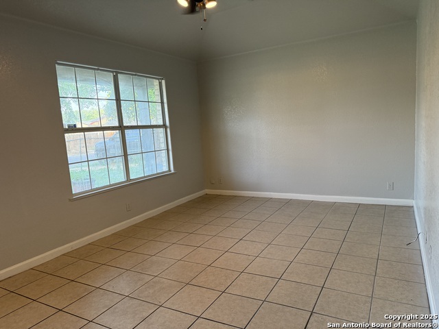 Image 8 of 27 For 2415 Wescott Ave