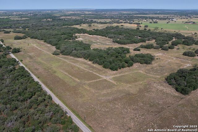 Listing photo id 23 for 1003 County Road 334