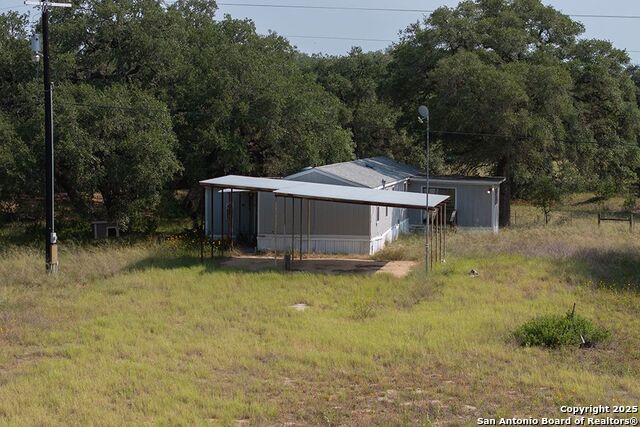 Listing photo id 32 for 1003 County Road 334