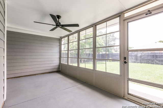 Image 18 of 21 For 8407 Chalk Hill