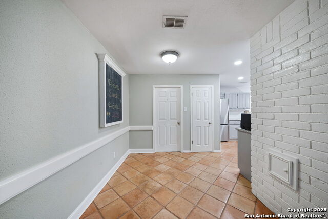 Image 15 of 32 For 9218 Fishers Hill