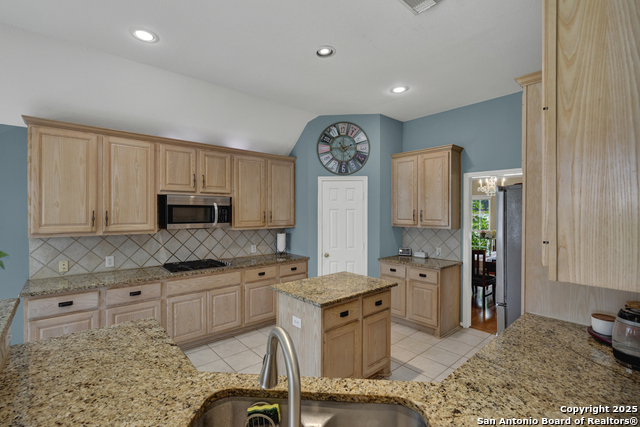 Image 17 of 45 For 2363 Oak Pebble