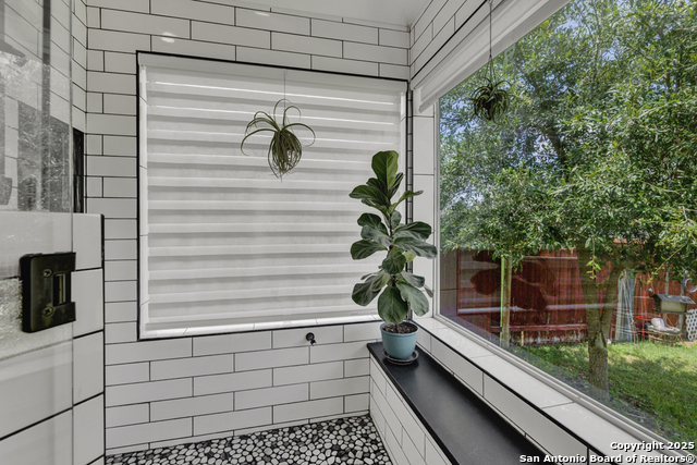 Image 25 of 45 For 2363 Oak Pebble