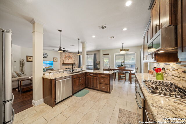 Image 11 of 40 For 20926 Encino Dawn