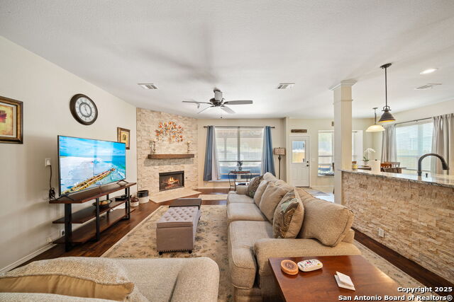 Image 15 of 40 For 20926 Encino Dawn