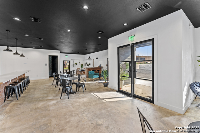 Listing photo id 8 for 1301 Hospital Blvd  Bldg B