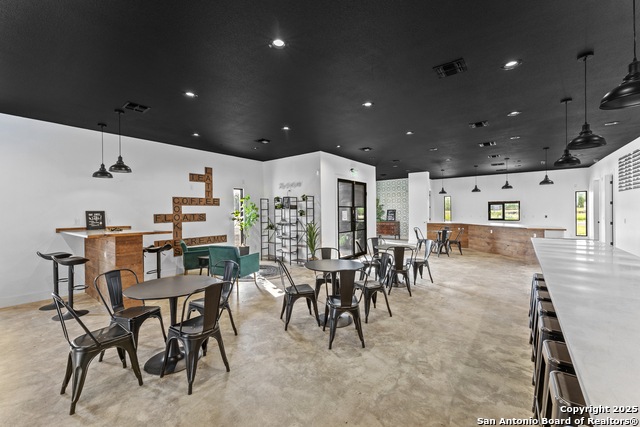 Listing photo id 9 for 1301 Hospital Blvd  Bldg B