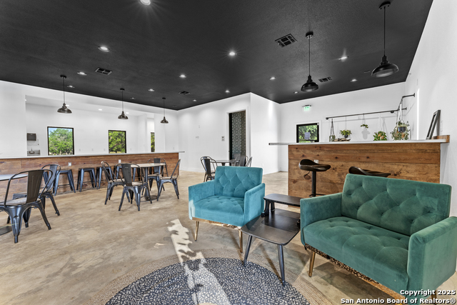 Listing photo id 16 for 1301 Hospital Blvd  Bldg B