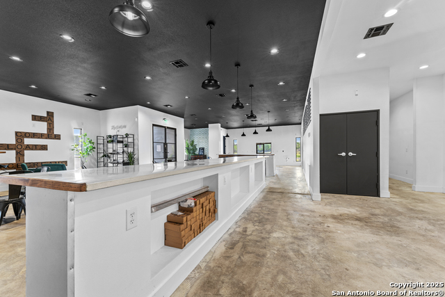 Listing photo id 20 for 1301 Hospital Blvd  Bldg B