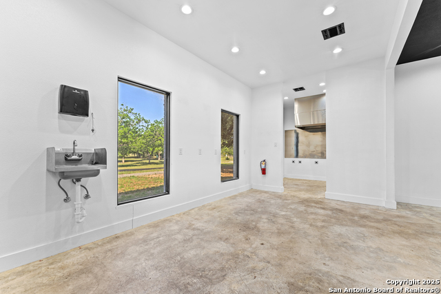 Listing photo id 22 for 1301 Hospital Blvd  Bldg B