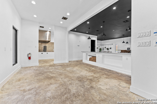 Listing photo id 23 for 1301 Hospital Blvd  Bldg B