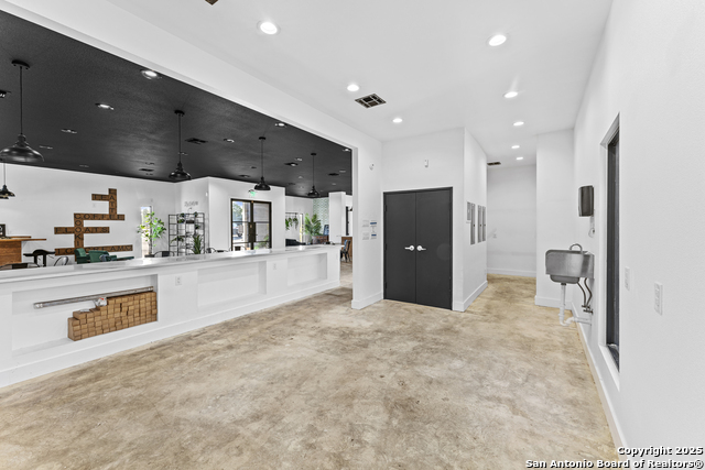 Listing photo id 24 for 1301 Hospital Blvd  Bldg B