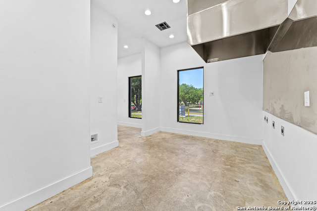 Listing photo id 27 for 1301 Hospital Blvd  Bldg B