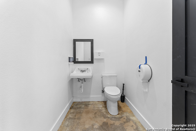 Listing photo id 30 for 1301 Hospital Blvd  Bldg B