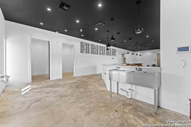 Listing photo id 31 for 1301 Hospital Blvd  Bldg B