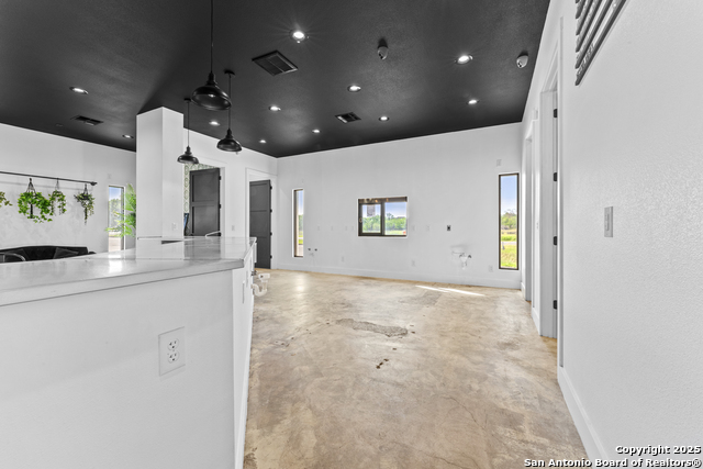 Listing photo id 33 for 1301 Hospital Blvd  Bldg B