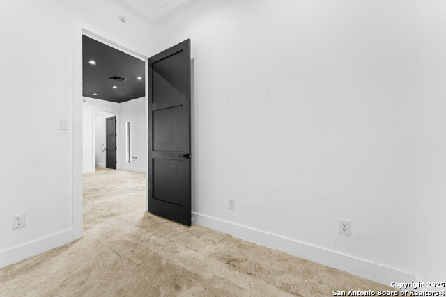 Listing photo id 34 for 1301 Hospital Blvd  Bldg B