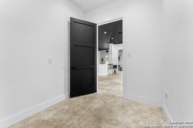Listing photo id 36 for 1301 Hospital Blvd  Bldg B