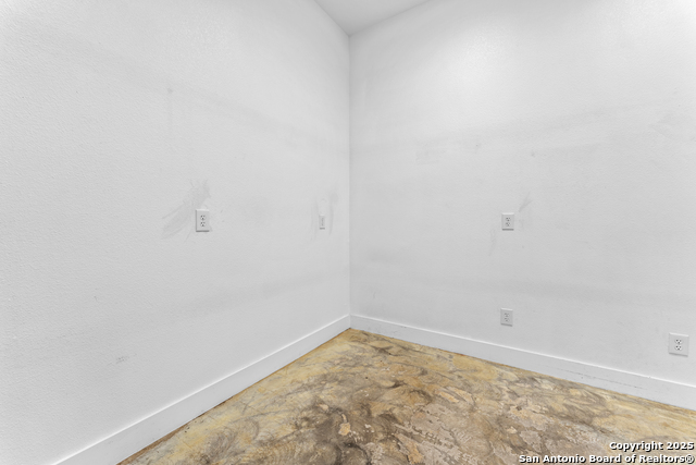 Listing photo id 37 for 1301 Hospital Blvd  Bldg B