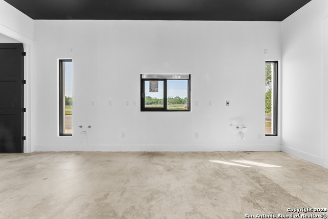 Listing photo id 38 for 1301 Hospital Blvd  Bldg B