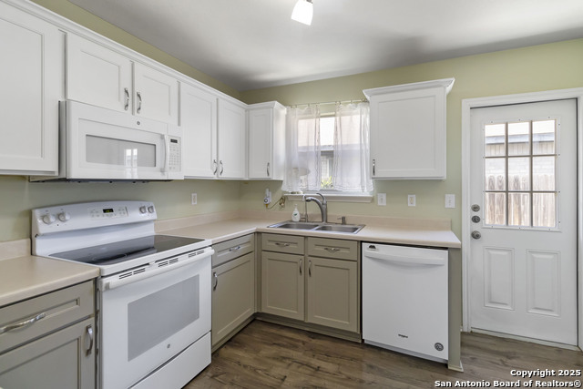 Image 10 of 25 For 8611 Shaenfield