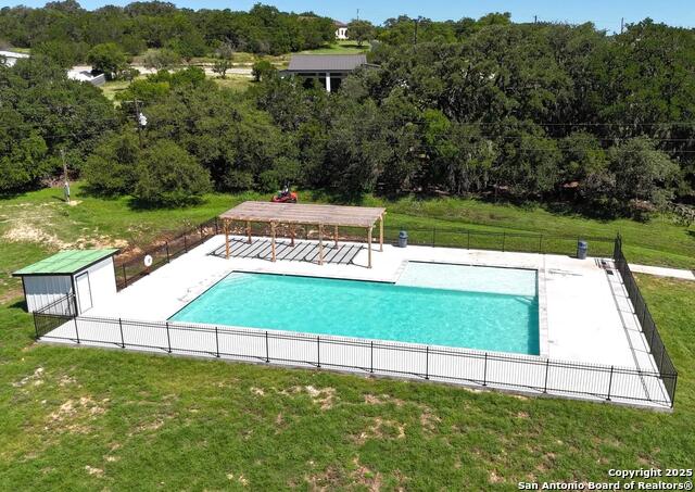 Image 5 of 9 For 815 Winding River