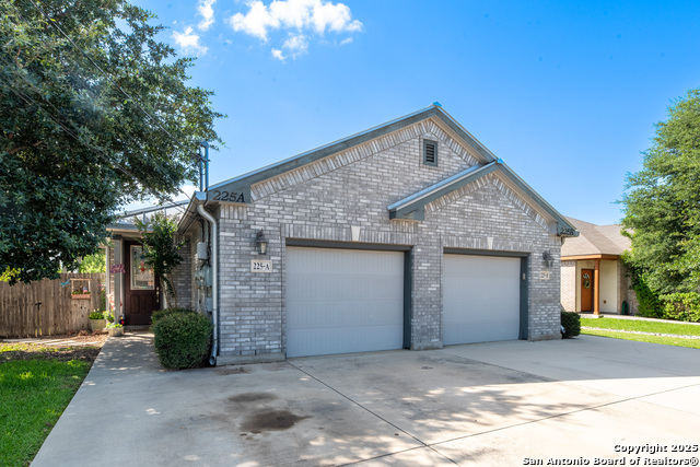Details for 225 Anne Louise, New Braunfels, TX 78130