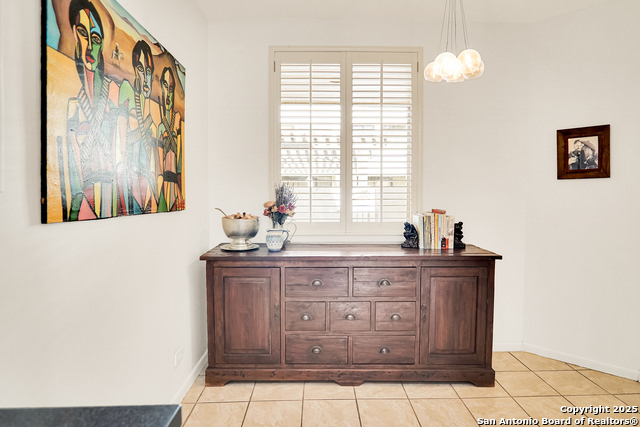 Image 7 of 29 For 4001 New Braunfels N 1624