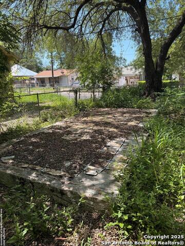 Image 3 of 5 For 2807 Roselawn