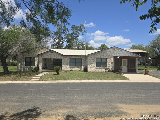 Details for 501 Green Street, Poth, TX 78147