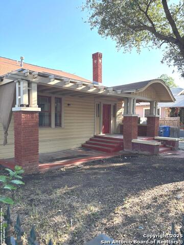Image 5 of 17 For 326 Craig Pl E