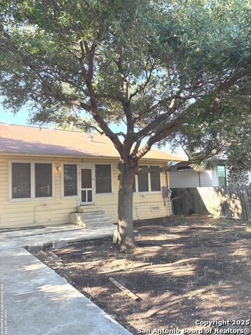 Image 8 of 17 For 326 Craig Pl E