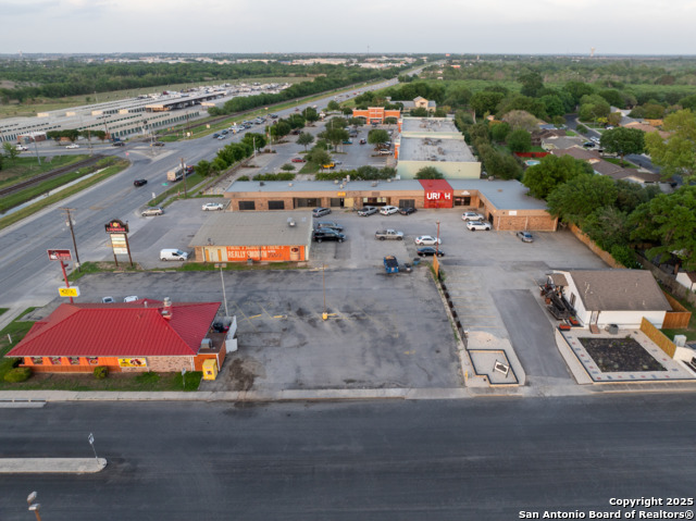 Listing photo id 0 for 1208 Fm 78  
