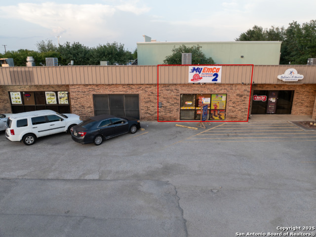 Listing photo id 2 for 1208 Fm 78  